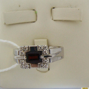 Серебряное кольцо-печатка (перстень), 925 пробы с гранатом, фианитом, 2200000486707