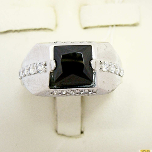 Серебряное кольцо-печатка (перстень), 925 пробы с гранатом, фианитом, 2200000366177