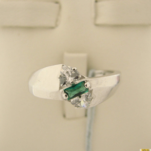 Серебряное кольцо 925 пробы с изумрудом, фианитом, 2200000411259